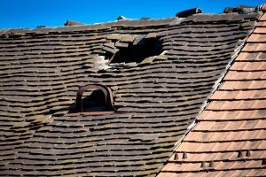 sagging roof in Northern Virginia that is in desperate need of an emergency roof repair