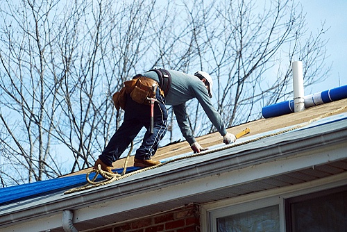 a trustworthy roofer who knows how to avoid roof scams